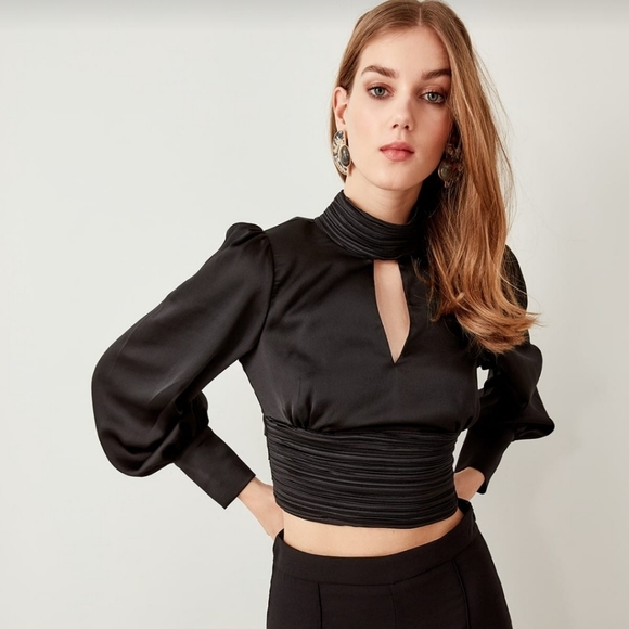 🆕 BLACK SATIN NERVUR DETAILED BLOUSE - Picture 3 of 8